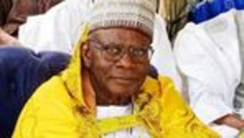 Issifi Djibey: Ich habe ihr von vornherein erklärt, dass ich ein Prinz bin