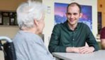 Pflege: Köpping: Sachsen auf ausländische Pflegekräfte angewiesen