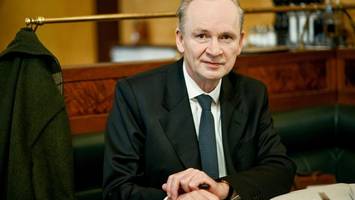 Ein einsamer Junge sucht nach guten Gesetzen: „Alexander“