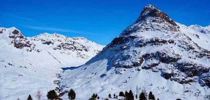 Schweiz: Zwei Tote durch Lawinenabgänge in Graubünden