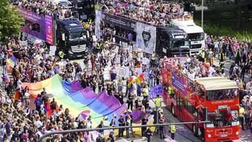 csd-demoroute in hamburg steht: gibt es eine rückkehr auf die lange reihe?
