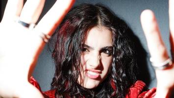 hamburger sängerin zog mit 16 jahren aus: „hatte eine richtig schlimme kindheit“