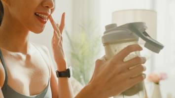 intervallfasten mit more nutrition? dr. riedl sieht risiken für die gesundheit