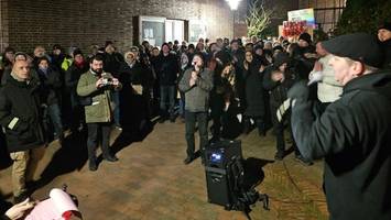 Lampen am Rathaus seit Wochen kaputt – und niemand findet den Fehler