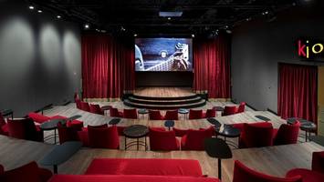 Charmantes Stimm-Training im Hotel: Ist das noch Comedy? Oder schon Lebenshilfe?