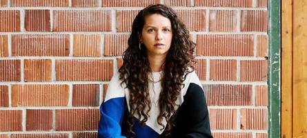 Sie macht aus ihrem Schmerz einen Zirkus: Theaterregisseurinnen Sapir Heller im Porträt