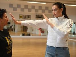söder-tochter lernt karate: „ich finde, man sollte seine eltern überraschen“