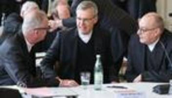 katholische kirche: heiner wilmer führt katholische bischöfe