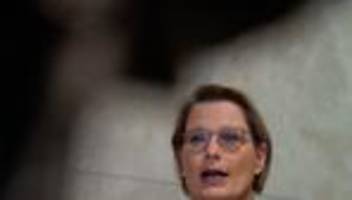 Kinder vor Gericht: Justizministerin besucht Raum für kindgerechte Vernehmung