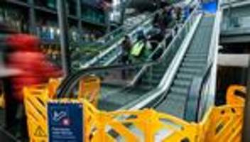 Reisende: 27 Rolltreppen im Hauptbahnhof weiter außer Betrieb