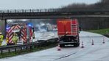 Sperrung: A2 bei Bottrop nach Lastwagen-Unfall noch gesperrt