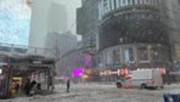 Winterwetter: US-Ostküste kämpft mit Folgen des Schneesturms