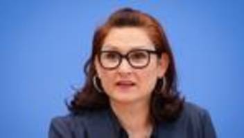 gender pay gap: ataman wirft bundesregierung versäumnisse bei gleichstellung vor