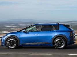 Wie ein Golf fürs E-Zeitalter: Kia EV4 - echter Allrounder mit extrovertiertem Design