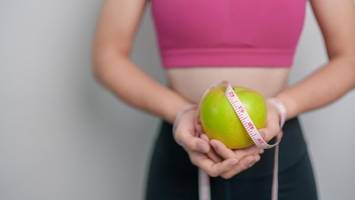 Muskelabbau durch Fasten? Expertin verrät, was dagegen hilft