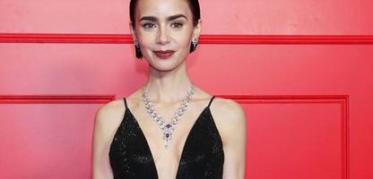 Lily Collins: Schauspielerin wird zu Audrey Hepburn