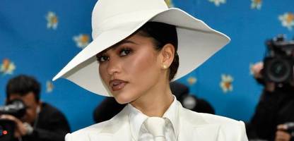 zendaya ermöglicht ihrem hund ein luxusleben