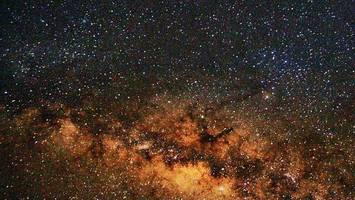 das geheimnis der sterne: wissenschaftler erschaffen sternenstaub