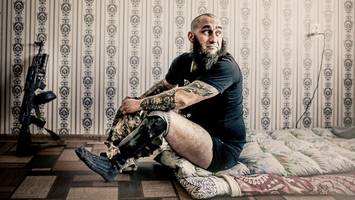 russen zerfetzen andrij ein bein – doch er trifft eine entscheidung