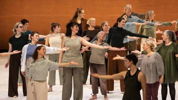Ob erst 12 oder schon 82 Jahre alt: Tanz-Laien erobern die Bühne der Staatsoper