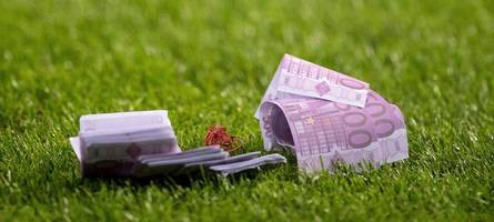 Geld für den Wunschspieler: Was tut Fan nicht alles aus Liebe