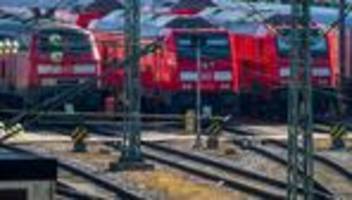 Bahnverkehr: Zwei Züge auf einem Gleis - Unfall verhindert