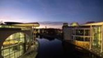 Rüstungsprojekte: Kamikazedrohnen für die Bundeswehr: Ausschuss entscheidet