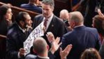 trumps rede an die nation: demokrat nach protest abgeführt – epstein-opfer verfolgen rede