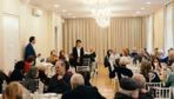 café centropa: am stammtisch der geschichte