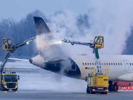 passagiere saßen stunden fest: staatsanwaltschaft ermittelt wegen zwangsübernachtung im flugzeug