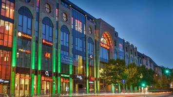 Krater im Gehweg auf der Schloßstraße: Ist das „Schloss“ noch standsicher?