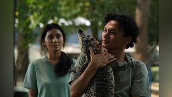 „crocodile tears“: thriller über obsessive mutterliebe und erstes erwachen