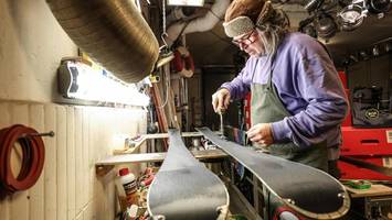 „Krasses Handwerk“: Dieser Hamburger präpariert noch Ski und Snowboards