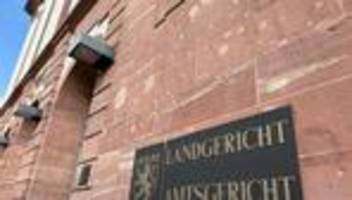 Prozesse: 22 Messerstiche und Flucht durchs Fenster – Prozess startet