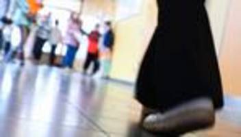 Schulen: Mehr Verstöße gegen Schulpflicht rund um Ferienzeiten