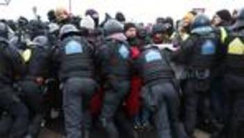 Staatsanwaltschaft Dresden: Ermittlungen zu Polizeigewalt bei AfD-Protest in Riesa eingestellt