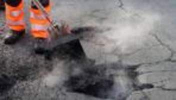 Straßenzustand: Schlaglöcher – ein teurer Winter für die Kommunen im Norden