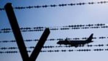 Migration: Deutschland schiebt 20 Straftäter per Charter nach Afghanistan ab