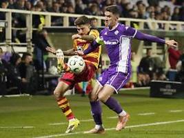 auch thorsten fink darf jubeln: robin gosens schlittert mit ac florenz haarscharf an blamage vorbei