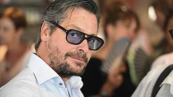 Fritz Karl über Ehe-Ritual: „Wollten mich auf eine Eisenbahnschwelle binden“