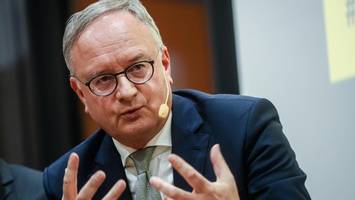 erst tafel, dann entenpastete: spd-mann nach exquisitem einkauf in der kritik