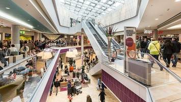 Holsten-Galerie: Psychisch Kranke sticht mit Küchenmesser auf Mann ein