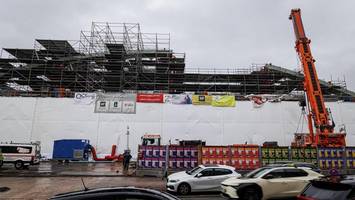 Mit schwebenden Stahlteilen: Neue Sternbrücke wächst weiter in die Höhe