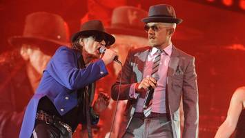 Ina Müller, Johannes Oerding und Jan Delay verneigen sich vor Udo Lindenberg