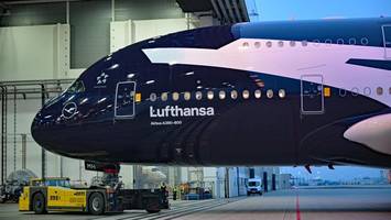Airbus A380 der Lufthansa erscheint im neuen Glanz – mit 47 Meter langem Kranich