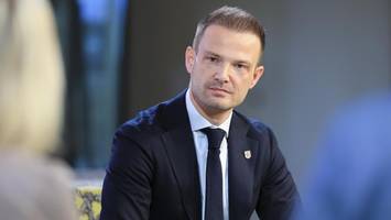 Digitalsteuer: Thüringens Medienminister stärkt Julia Beckers Forderung