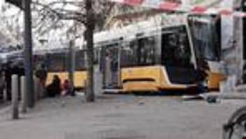 Unglücke: Straßenbahn in Mailand entgleist: Ein Toter und 39 Verletzte