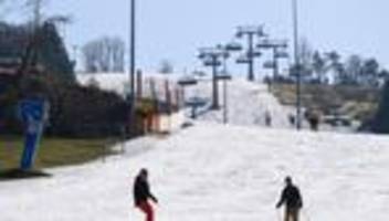 Wintersportgebiete: Letzte Schwünge auf Hessens Pisten – Frühling rückt näher