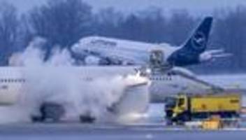 flughafen münchen: verantwortliche räumen nach zwangsübernachtung im flugzeug fehler ein