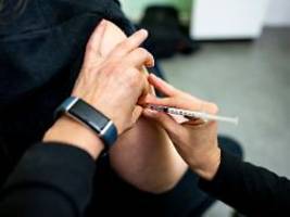 Für Menschen ab 50 Jahren: EU-Arzneimittelbehörde lässt Kombi-Impfung gegen Grippe und Covid zu